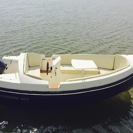 Feriehus At The Kummerower In